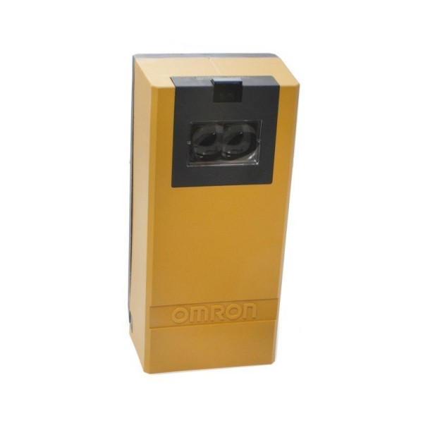 Linear E3K Long-Range Photoelectric Reflective Sensor with Reflector & Hood (NEMA 4, 40 ft, 24 VDC)